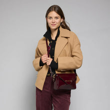 Carica l'immagine nel visualizzatore di Gallery, The Bridge camera case Frida