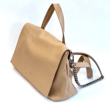 Carica l'immagine nel visualizzatore di Gallery, Borsa a postina con patta frontale Mia Mioli