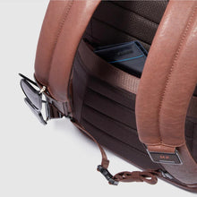 Carica l'immagine nel visualizzatore di Gallery, Zaino uomo in pelle porta pc 15,6"