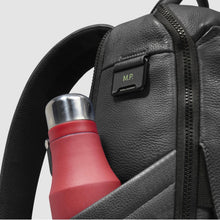 Carica l'immagine nel visualizzatore di Gallery, Piquadro zaino in pelle linea Than col. nero