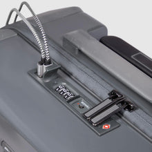 Carica l'immagine nel visualizzatore di Gallery, Piquadro trolley da cabina rigido personalizzabile