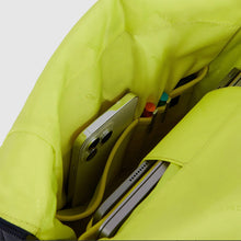 Carica l'immagine nel visualizzatore di Gallery, Zaino Piquadro roll-top in tessuto gommato