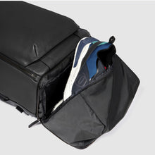 Carica l'immagine nel visualizzatore di Gallery, Piquadro borsone da viaggio portabile a zaino