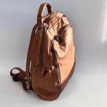 Carica l'immagine nel visualizzatore di Gallery, Zaino in pelle vintage a due scomparti cuoio