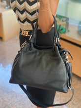 Carica l'immagine nel visualizzatore di Gallery, Borsa a due manici con pinces