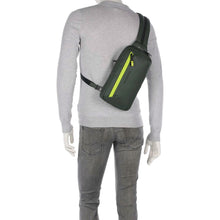 Carica l'immagine nel visualizzatore di Gallery, Piquadro zainetto monospalla in tessuto gommato