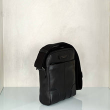 Carica l'immagine nel visualizzatore di Gallery, Borsa Uomo The Bridge