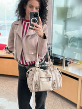 Carica l'immagine nel visualizzatore di Gallery, Borsa a bauletto vintage