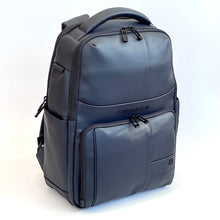Carica l'immagine nel visualizzatore di Gallery, Piquadro zaino tessuto gommato impermeabile