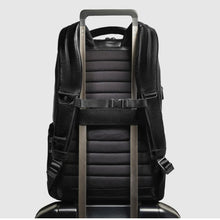 Carica l'immagine nel visualizzatore di Gallery, Piquadro zaino da uomo porta PC 15,6"