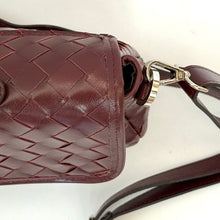Carica l'immagine nel visualizzatore di Gallery, Borsa a mano in pelle intrecciata a mano