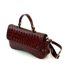 Carica l'immagine nel visualizzatore di Gallery, Borsa a mano in pelle intrecciata a mano