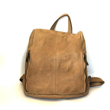 Carica l'immagine nel visualizzatore di Gallery, Zaino donna in pelle vintage Mia Mioli