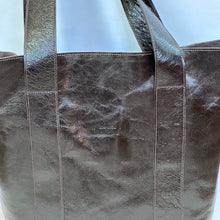 Carica l'immagine nel visualizzatore di Gallery, Borsa shopping verticale aperta Mia Mioli
