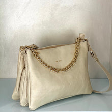Carica l'immagine nel visualizzatore di Gallery, Borsa a tracolla con tre scomparti e catena (misura M) Mia Mioli