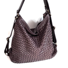 Carica l'immagine nel visualizzatore di Gallery, Sacca Zaino vintage in pelle intrecciata