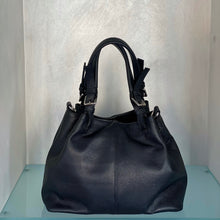 Carica l'immagine nel visualizzatore di Gallery, Borsa a due manici con pinces