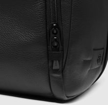 Carica l'immagine nel visualizzatore di Gallery, Piquadro zaino in pelle porta pc 15,6"