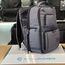 Carica l'immagine nel visualizzatore di Gallery, Piquadro zaino tessuto espandibile