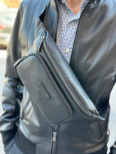 Carica l'immagine nel visualizzatore di Gallery, Piquadro marsupio in pelle linea Modus