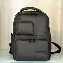 Carica l'immagine nel visualizzatore di Gallery, Piquadro zaino tessuto gommato impermeabile