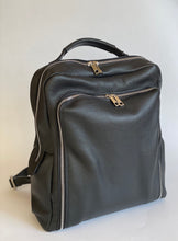 Carica l'immagine nel visualizzatore di Gallery, Zaino in pelle a due scomparti