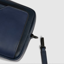 Carica l'immagine nel visualizzatore di Gallery, Piquadro pochette con tracolla rimovibile AC6913S142