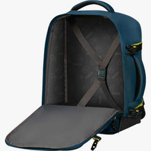 Carica l'immagine nel visualizzatore di Gallery, American Tourister Zaino cabina misura M Easyjet con porta PC 15,6"