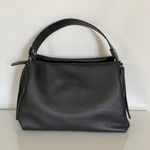 Carica l'immagine nel visualizzatore di Gallery, Borsa a spalla a tre scomparti Mia Mioli