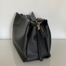 Carica l'immagine nel visualizzatore di Gallery, Borsa a spalla a tre scomparti Mia Mioli