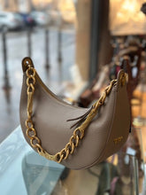 Carica l'immagine nel visualizzatore di Gallery, Borsa mezzaluna gioiello