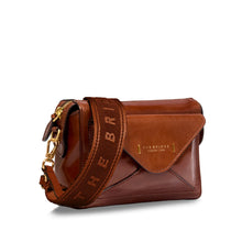 Carica l'immagine nel visualizzatore di Gallery, The Bridge camera case Frida