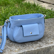 Carica l'immagine nel visualizzatore di Gallery, Borsa a tracolla con tasca frontale