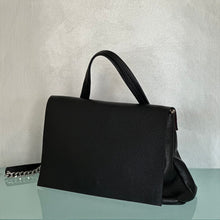 Carica l'immagine nel visualizzatore di Gallery, Borsa a postina con patta frontale Mia Mioli