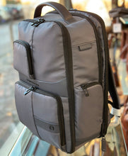 Carica l'immagine nel visualizzatore di Gallery, Piquadro zaino tessuto espandibile