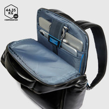 Carica l&#39;immagine nel visualizzatore di Gallery, Piquadro zaino in pelle Blue Square porta PC 15,6&quot;
