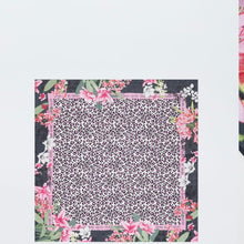 Carica l&#39;immagine nel visualizzatore di Gallery, Foulard con stampa floreale animalier
