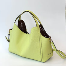Carica l'immagine nel visualizzatore di Gallery, Loristella borsa  Serena 2788T a due manici e decorazione taglio laser

