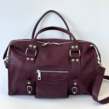 Carica l&#39;immagine nel visualizzatore di Gallery, Borsa a bauletto con borchie Mia Mioli
