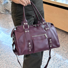 Carica l&#39;immagine nel visualizzatore di Gallery, Borsa a bauletto con borchie Mia Mioli
