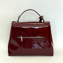 Carica l&#39;immagine nel visualizzatore di Gallery, Borsa a trapezio in vernice glossy Mia Mioli
