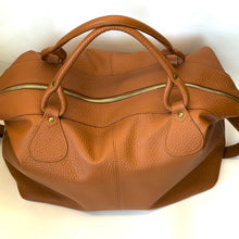 Carica l&#39;immagine nel visualizzatore di Gallery, Borsone da viaggio piccolo in pelle

