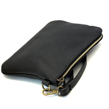 Carica l&#39;immagine nel visualizzatore di Gallery, Pochette sottile da polso  in pelle
