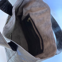 Carica l&#39;immagine nel visualizzatore di Gallery, Borsa shopping verticale aperta Mia Mioli
