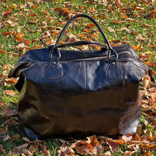 Carica l&#39;immagine nel visualizzatore di Gallery, Borsone da viaggio in pelle
