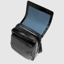 Carica l&#39;immagine nel visualizzatore di Gallery, Piquadro borsello con patta
