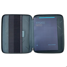 Carica l&#39;immagine nel visualizzatore di Gallery, Piquadro porta blocco in tessuto e  pelle verde
