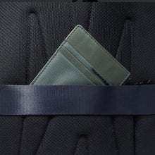 Carica l&#39;immagine nel visualizzatore di Gallery, Piquadro bagaglio da sotto il sedile con porta PC
