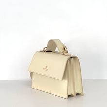 Carica l'immagine nel visualizzatore di Gallery, Cuoieria Fiorentina Beauty small flap bag
