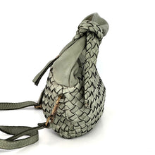 Carica l'immagine nel visualizzatore di Gallery, Borsa con nodo mini tote bag in pelle
